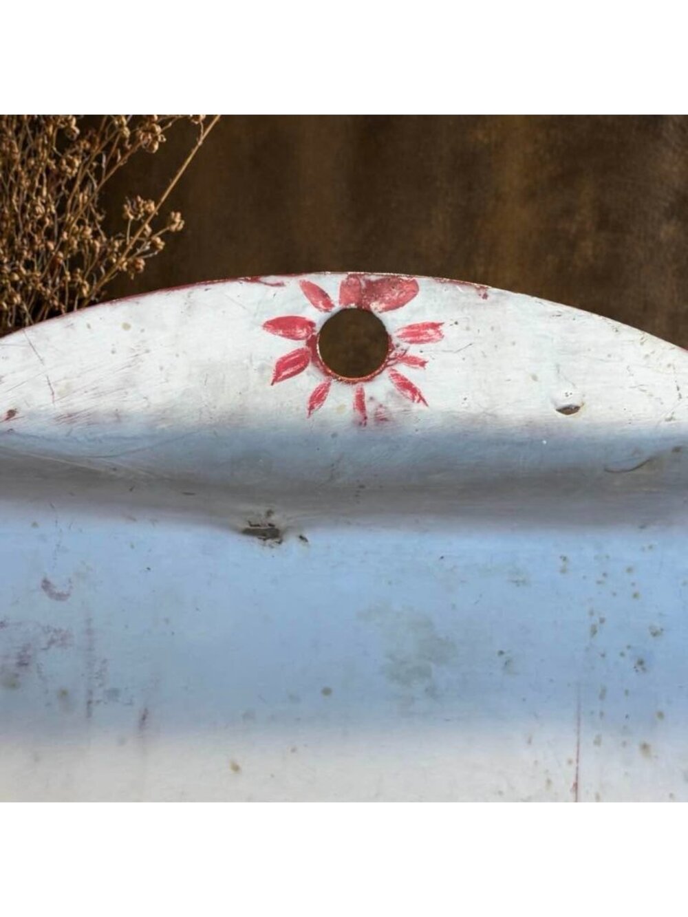 Hand-Painted Vintage Metal Dustpan With Floral & Folk Art Design Scalloped Edges - Picture 4 of 6